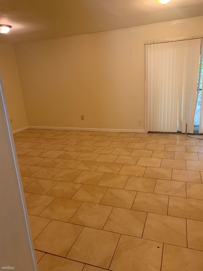 Building Photo - 3 br, 2 bath Duplex - 3754 Firethorne Driv...