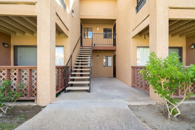 Foto del edificio - 78650 Ave 42