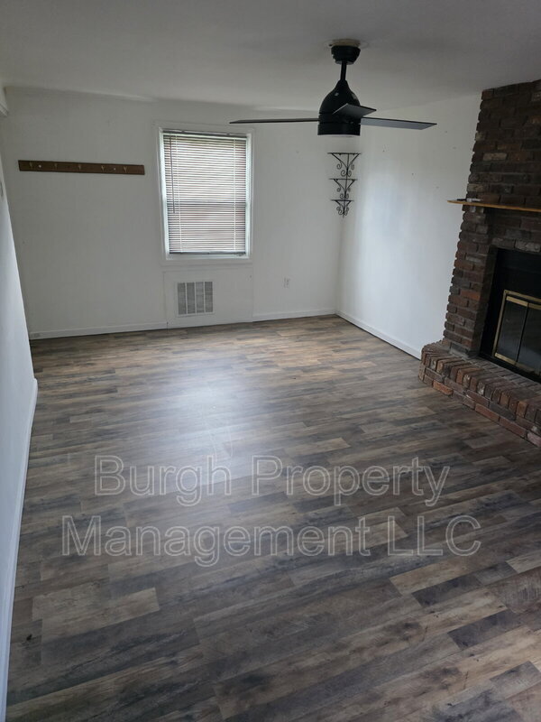 Foto del edificio - 549 Thompson Ave