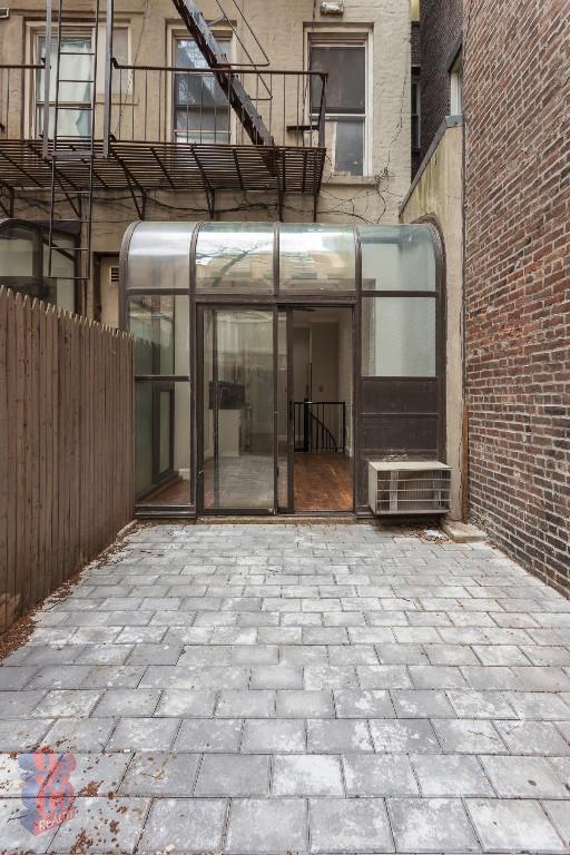 Building Photo - 221 Mott St