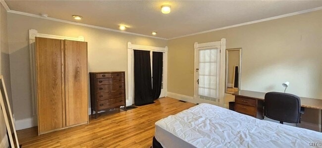 Building Photo - 50 Lincoln Ave