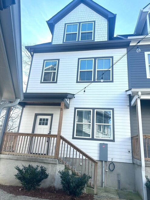 Building Photo - 200 Raymond St