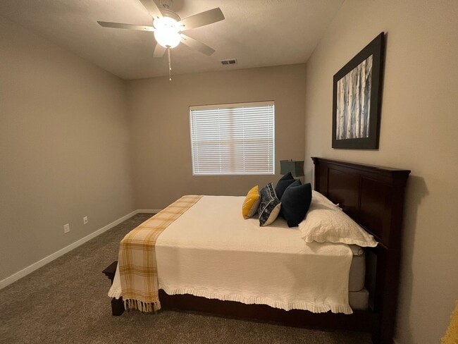 Building Photo - 1725 Hillcrest Dr