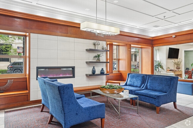 Lobby Photo - 100 W. Chestnut