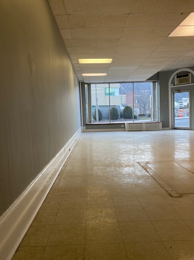 Building Photo - 401 Franklin St