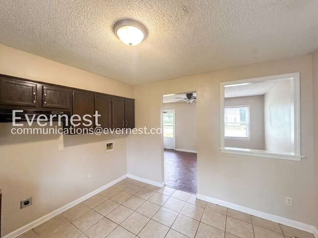 Building Photo - 4909 Buford Ave