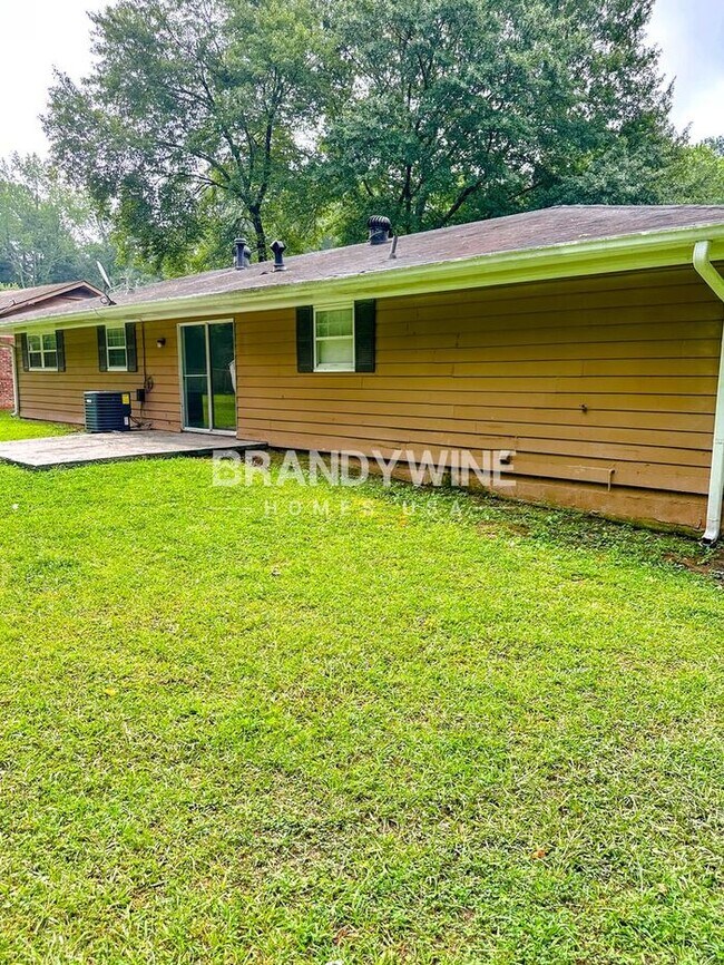 Foto del edificio - MOVE IN SPECIAL - MOVE IN BY AUG 14TH AND ...