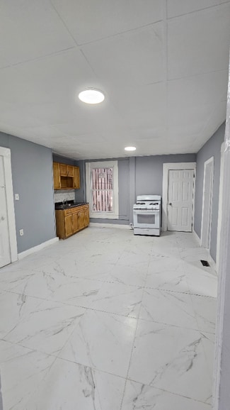 Building Photo - 169 Pearl St