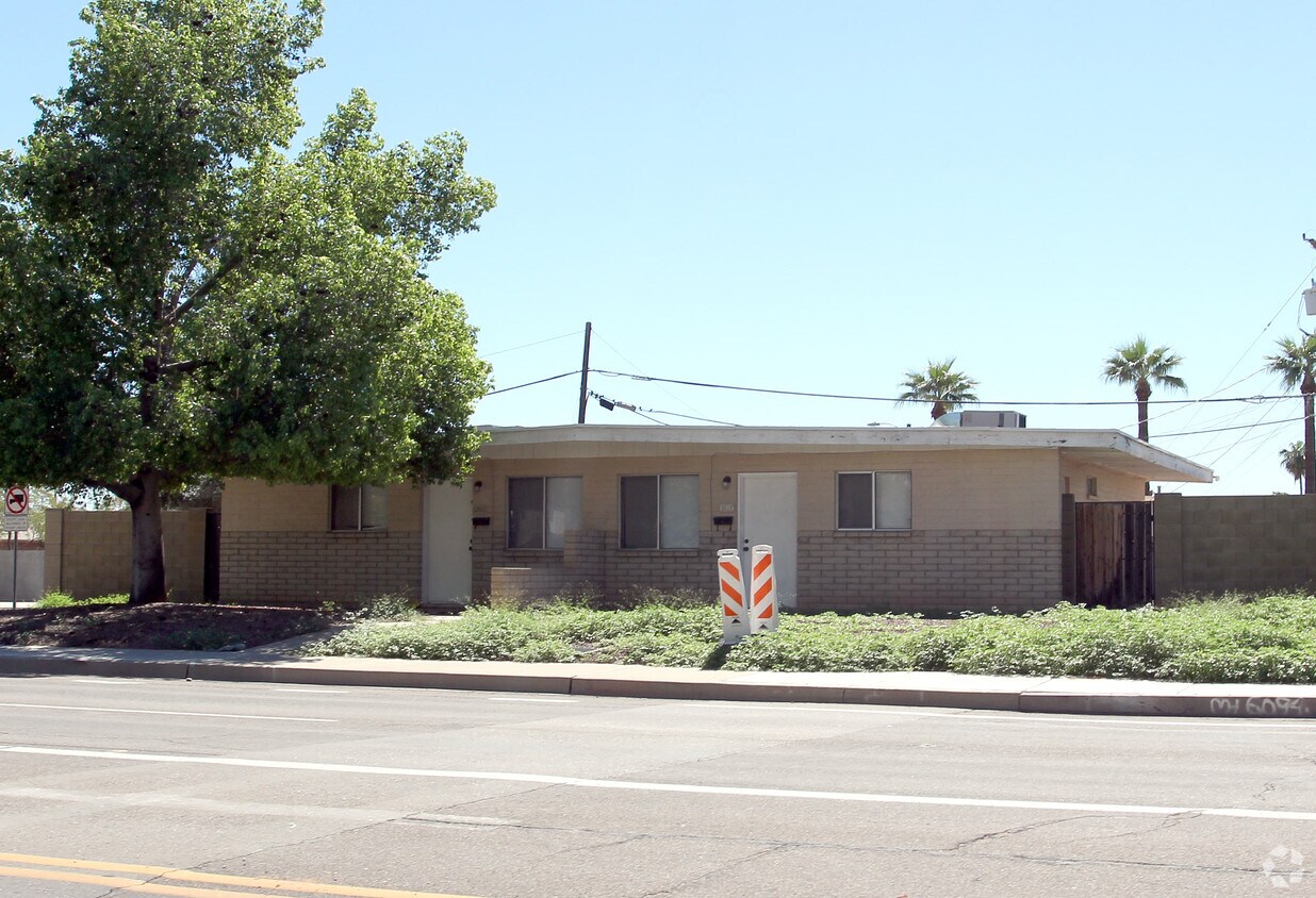 Foto principal - 1201-1205 W University Dr