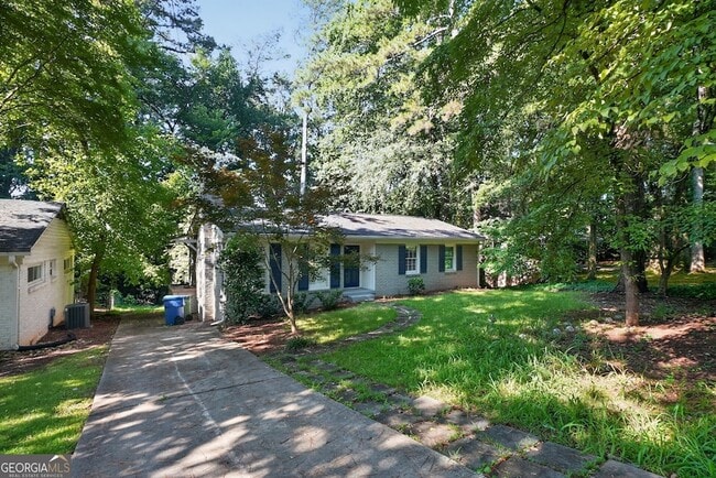 Building Photo - 807 Cardova Dr NE
