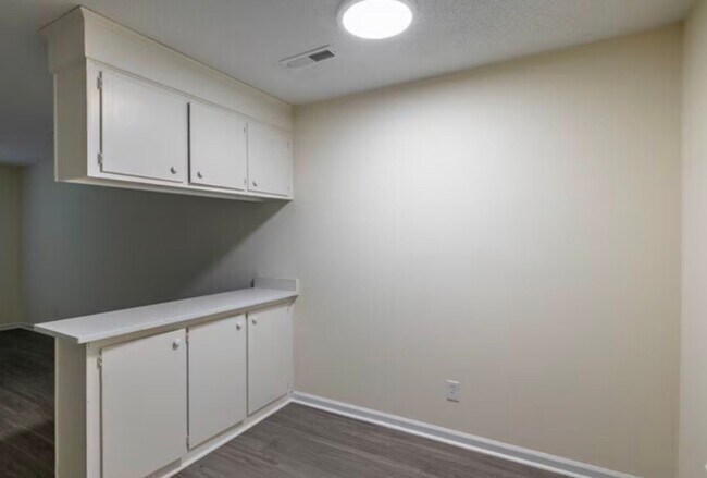 Foto del edificio - The Folly Townhomes - Your Next Place To Call Home