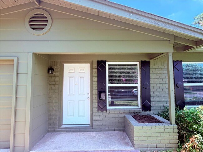Building Photo - 8701 Parkfield Dr