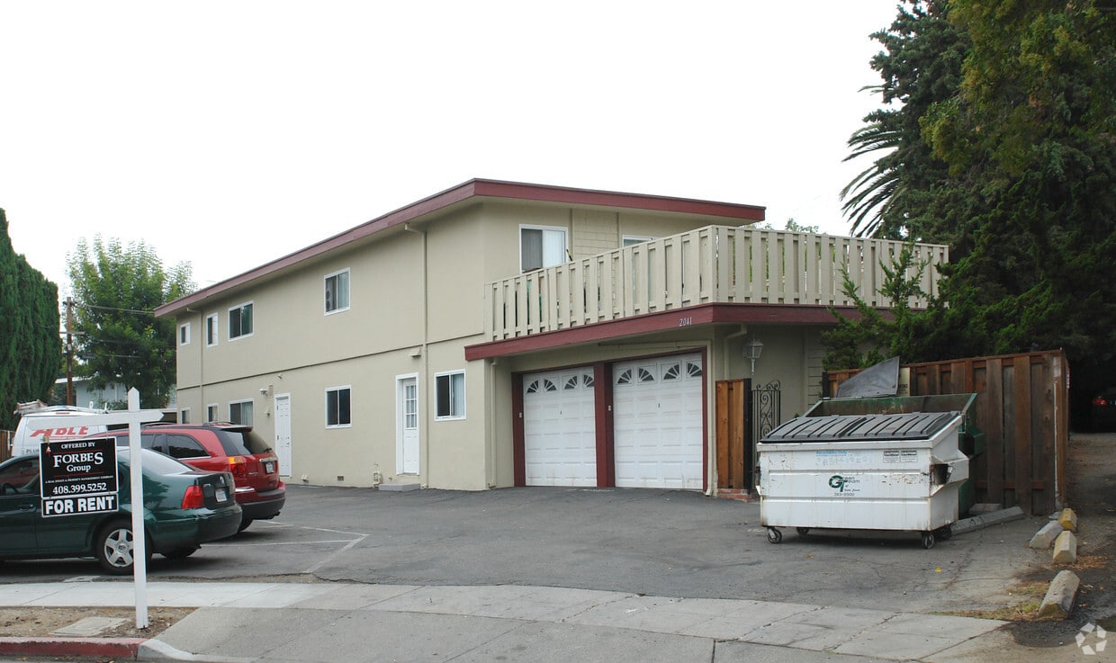Building Photo - 2041 Beatrice Ct