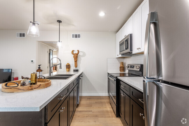 2BR, 1BA - 765SF - Cocina - Nuvo Sunset