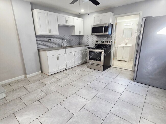 Building Photo - 168 Garfield St