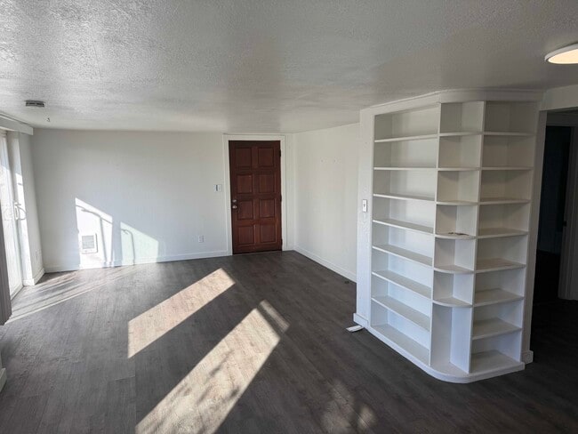 Building Photo - 1615 SW 110th St