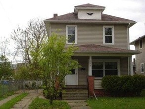 Building Photo - 511 Neale Ave SW