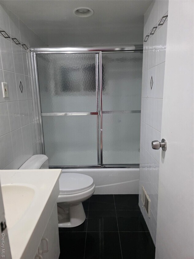 Foto del edificio - 4 Lauren Ave S