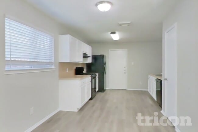 Building Photo - 12402 Grossmount Dr