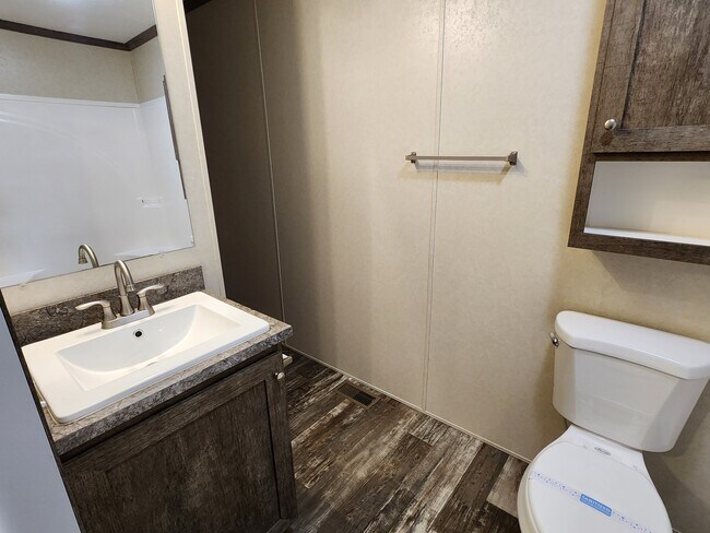 Foto del edificio - 150 Birch Ct