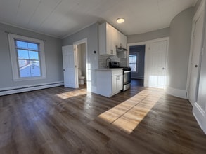 Building Photo - 37-41 Dunstable Rd