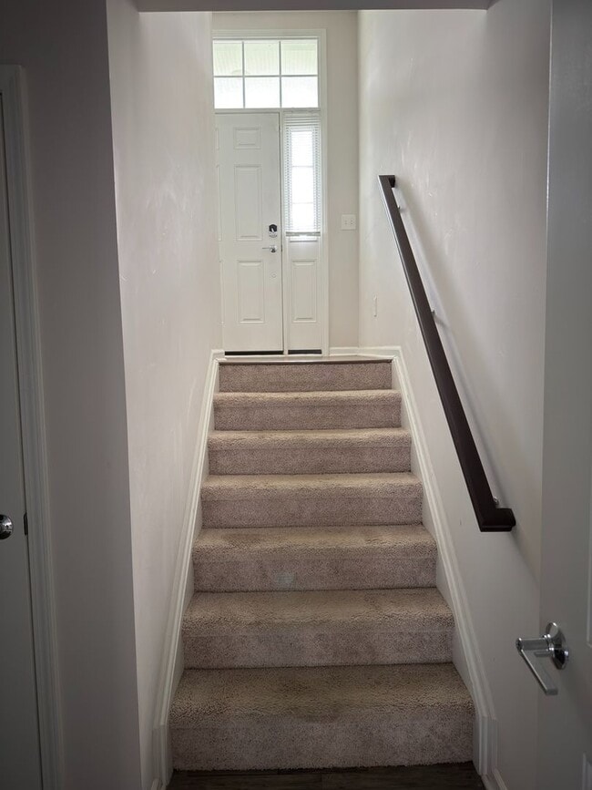 Building Photo - Spacious 2BR Townhome in Canton