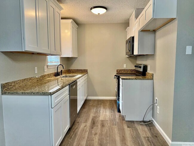 Kitchen - 211 Druid Hills Rd