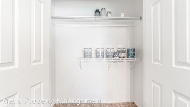 Building Photo - 3 br, 2 bath House - 17 Melbourne Dr.