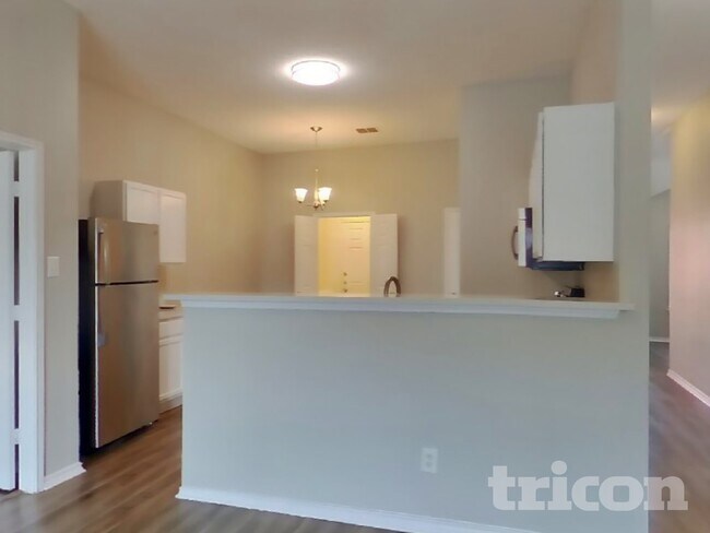 Foto del edificio - 2000 Natchez Dr