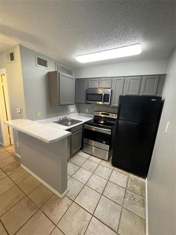 Foto del edificio - 9823 Walnut St