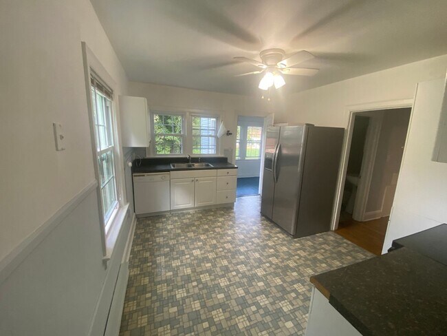Foto del edificio - Blacksburg, 4 BR / 2 BA, Available for August move in