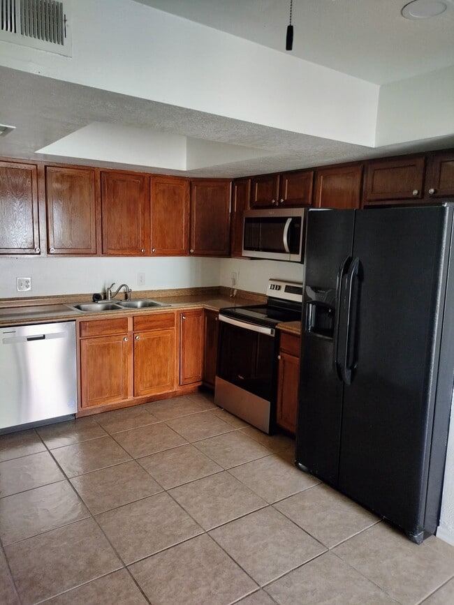 Kitchen - 1342 W Emerald Ave Townhome