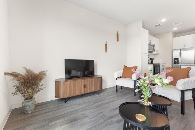 Foto del edificio - 5820 1/2 Cameron Rd