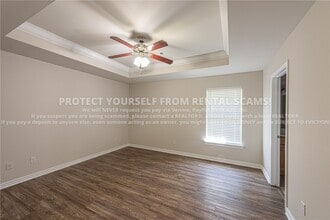 Building Photo - 1674 N Hazeltine Dr