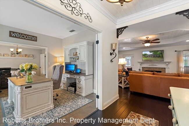 Building Photo - 3 br, 2 bath House - 4091 Meadow Heights D...