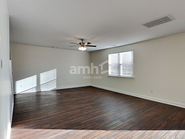 Foto del edificio - 2068 Williamshire Ln