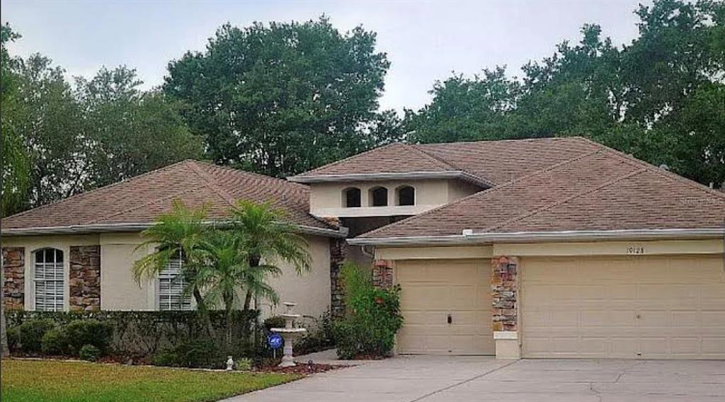 Foto principal - 19128 Larchmont Dr