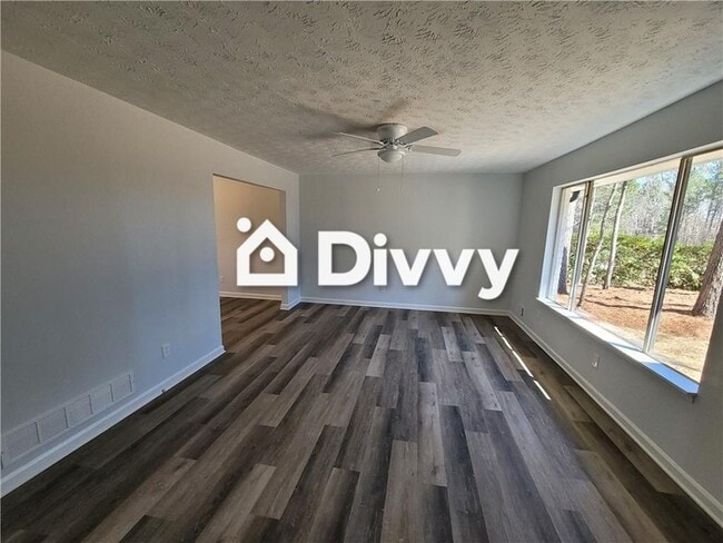 Building Photo - 2734 Noahs Ark Rd