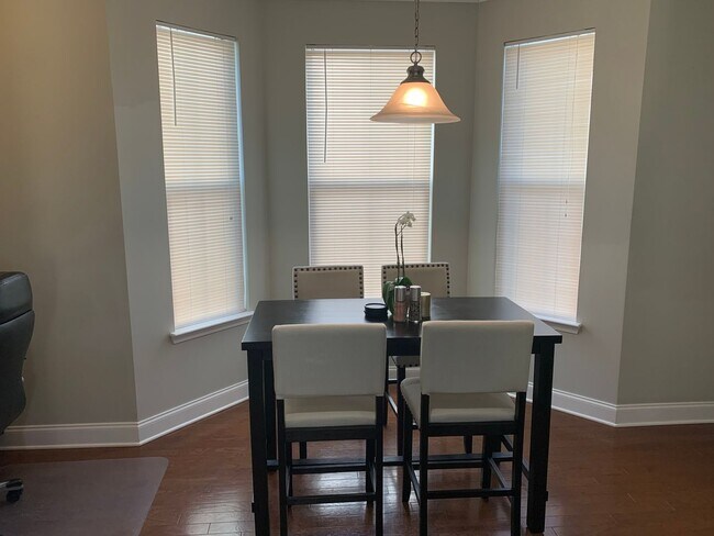 Building Photo - 4 Bedroom Single Family Home in Summerville