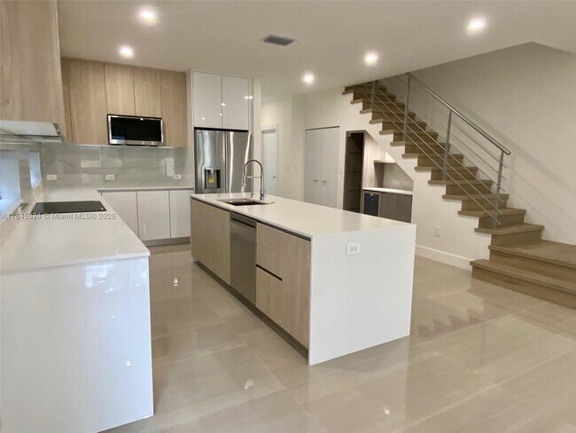 Foto del edificio - 313 SW 10th St