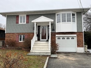 Building Photo - 43 Floyd Pl