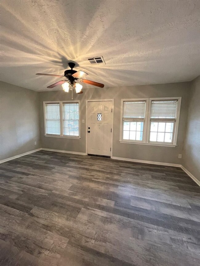 Foto del edificio - 1108 NW Maple Ave