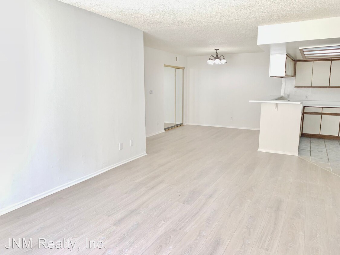 Primary Photo - 15603 Parthenia St