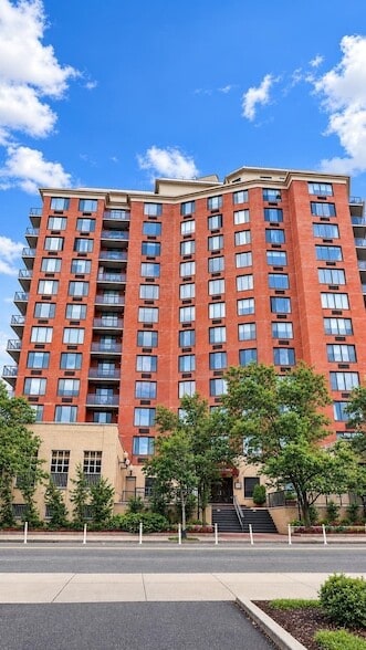 Building Photo - 415 Newark St.