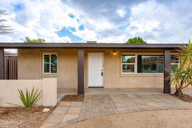 Building Photo - 4115 N 42nd Pl