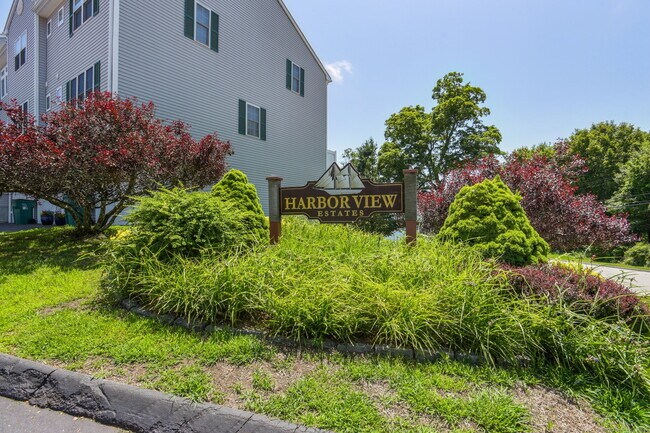 Foto del edificio - 43 Harbor View Ln