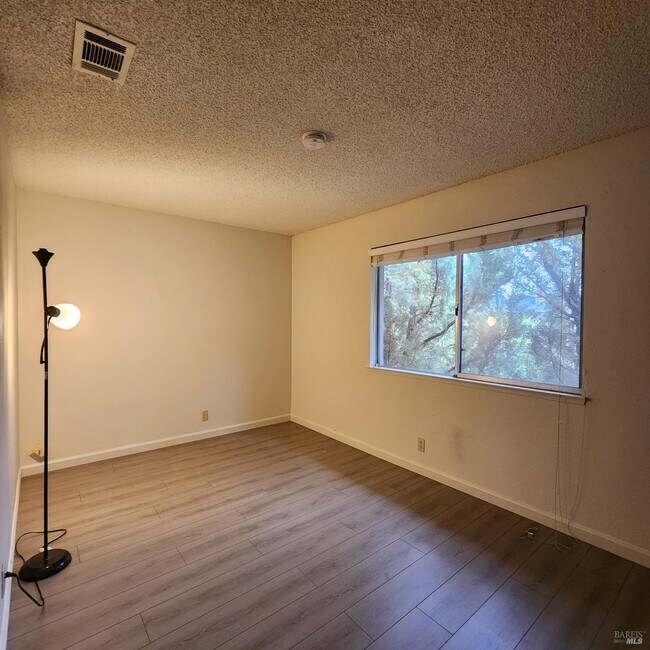 Foto del edificio - 926 Hidden Cove Way
