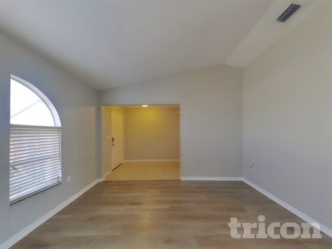 Building Photo - 26429 Asuncion Dr