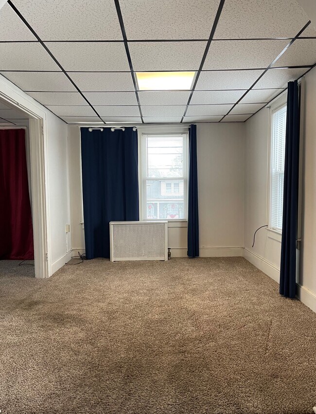 Foto del edificio - 3300 E Main St