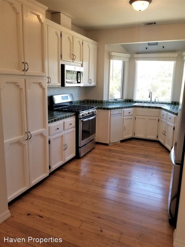 Foto del edificio - 3 br, 2.5 bath House - 9215 Poplar Ave